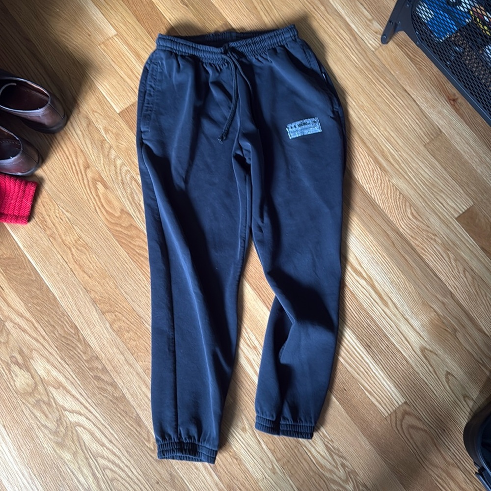 Under armor sweatpants medium